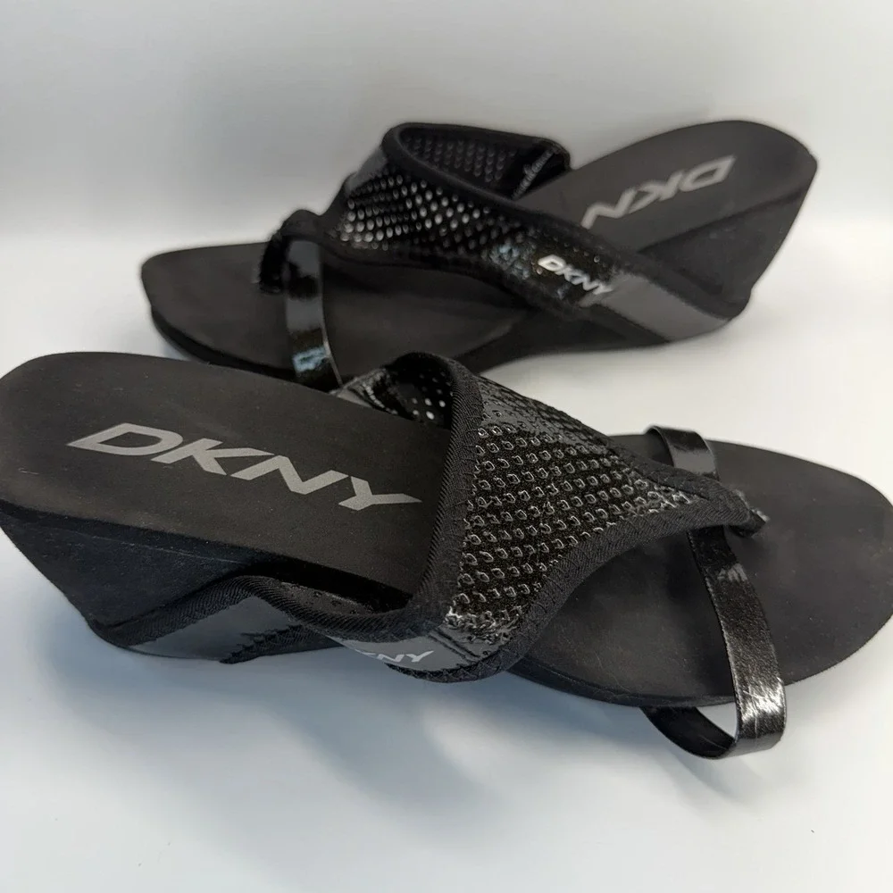 DKNY woman shoes Size 7 Used . Good. 3